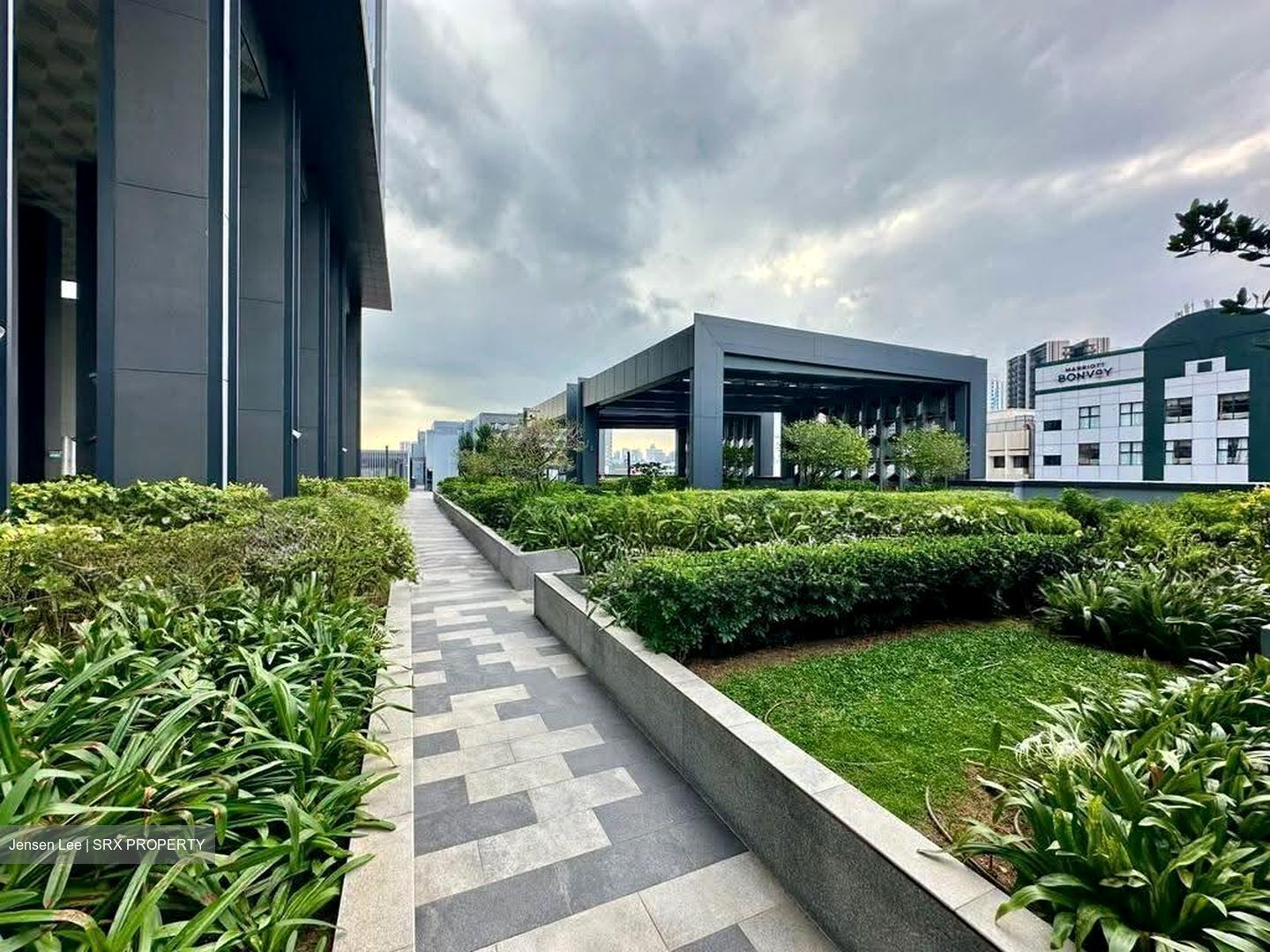 Centrium Square (D8), Office #611772051
